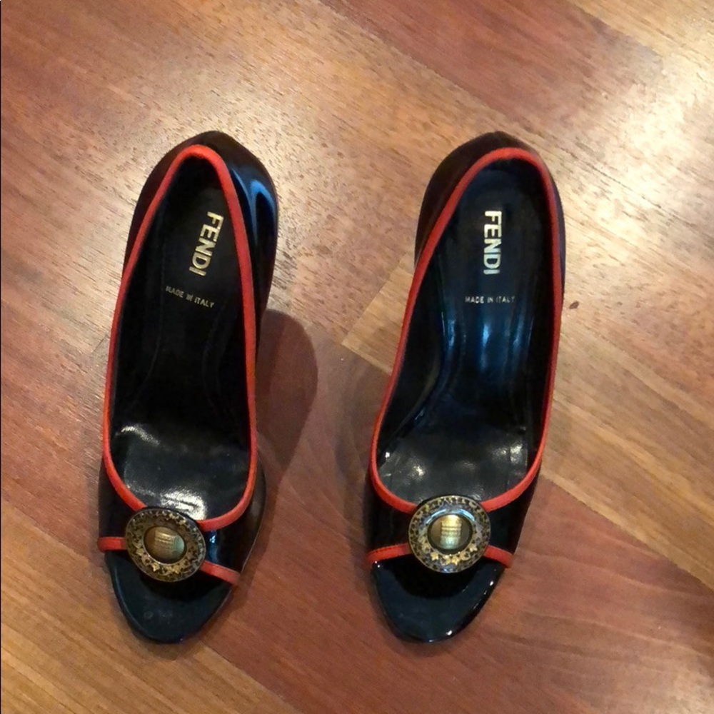Gorgeous Fendi peep-toe heels 36